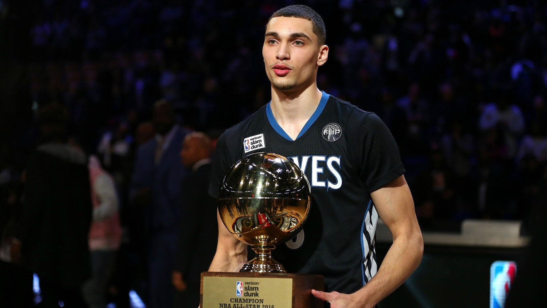 文班亚马大场面先生！76人末节发力带走老鹰