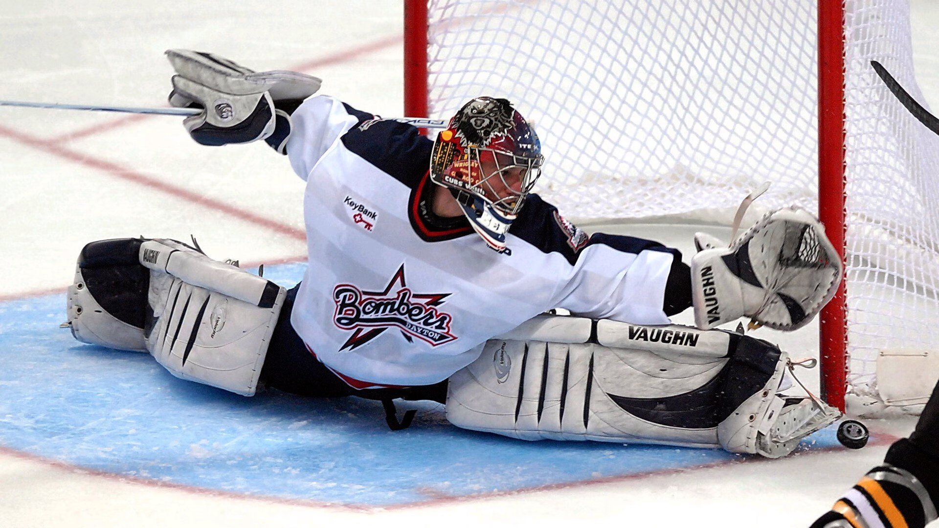 奥纳纳一夫当关，比利时新星导演马德里惊魂夜